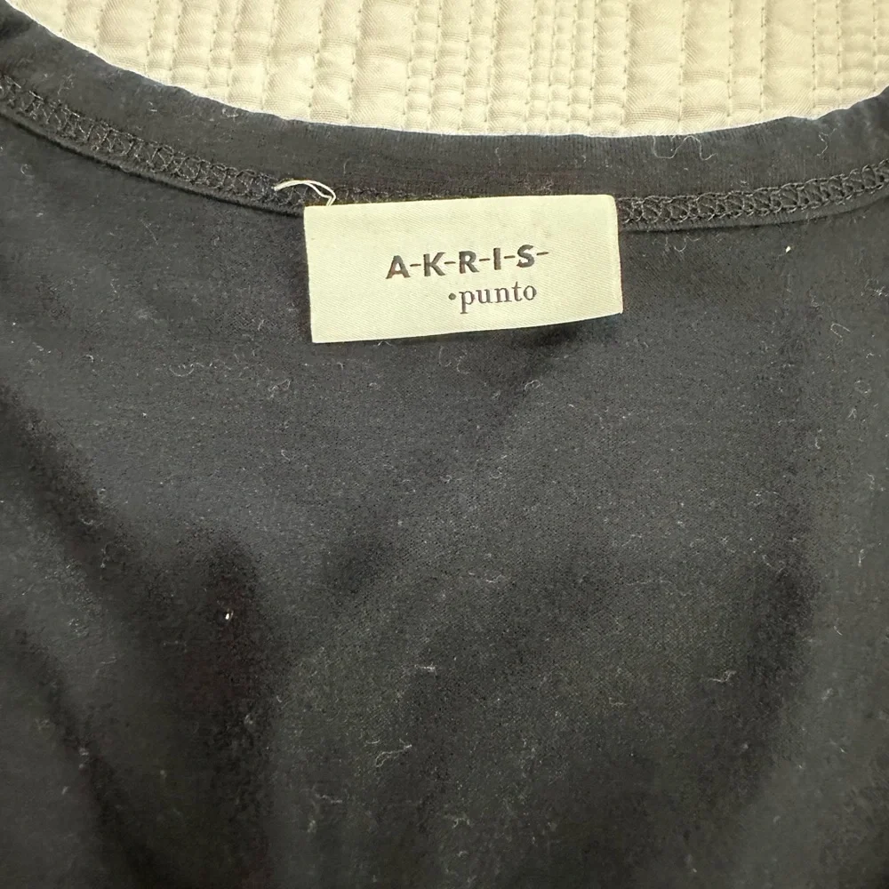 Akris Punto Classic Black Top - Picture 6 of 9